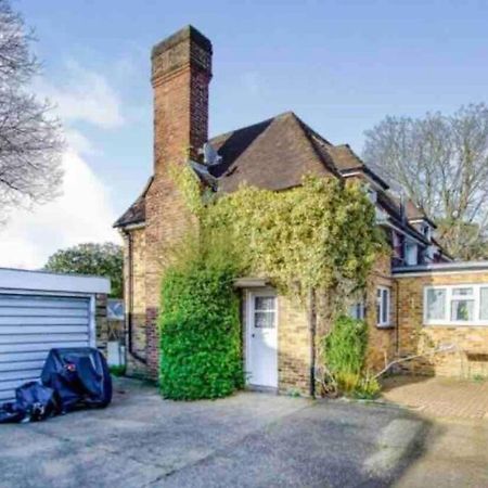 Lovely Cottage In The Heart Of Shirley- كرويدون المظهر الخارجي الصورة