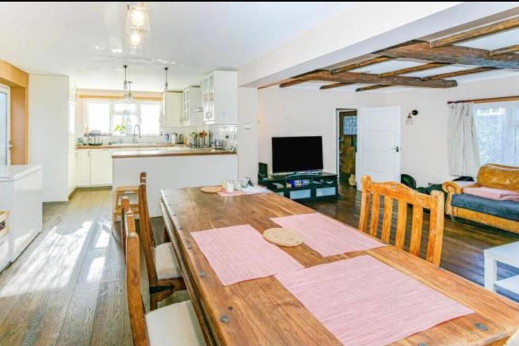 Lovely Cottage In The Heart Of Shirley- كرويدون المظهر الخارجي الصورة
