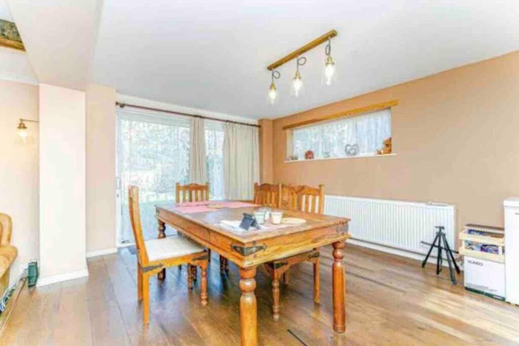 Lovely Cottage In The Heart Of Shirley- كرويدون المظهر الخارجي الصورة