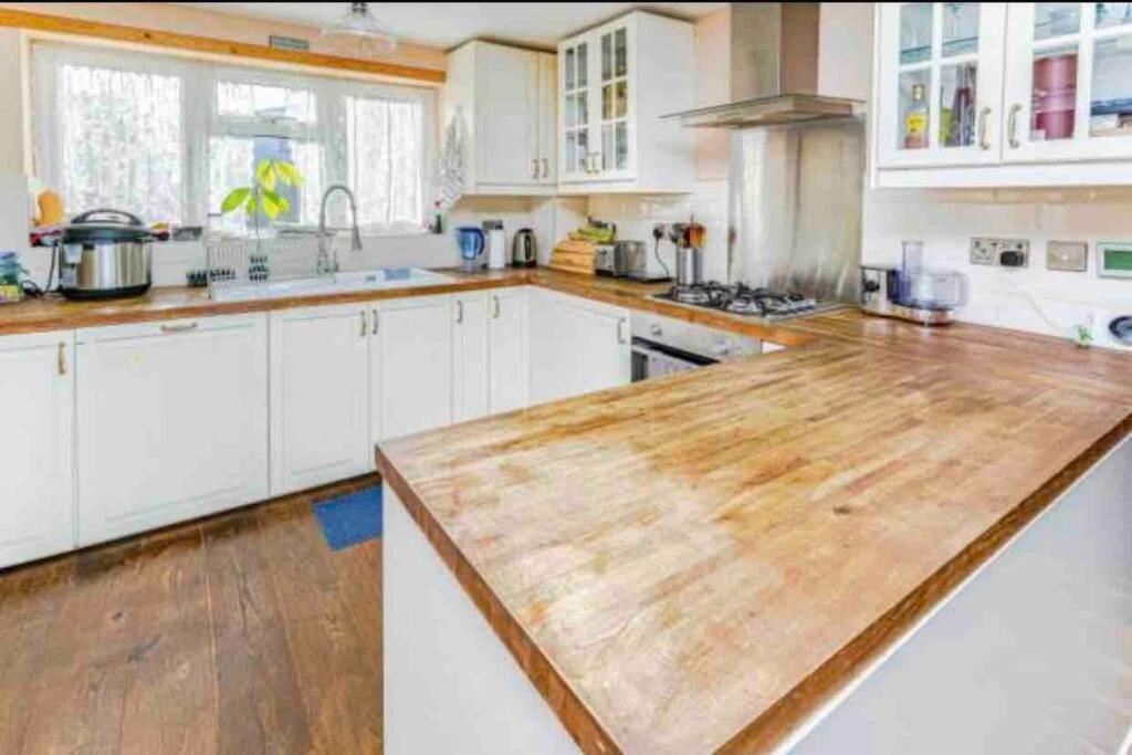 Lovely Cottage In The Heart Of Shirley- كرويدون المظهر الخارجي الصورة